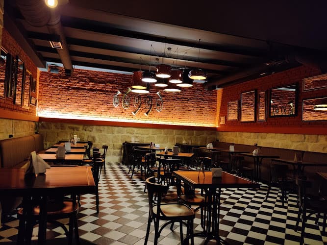 Dovhi Burhlyvi Oplesky (Gastropub)